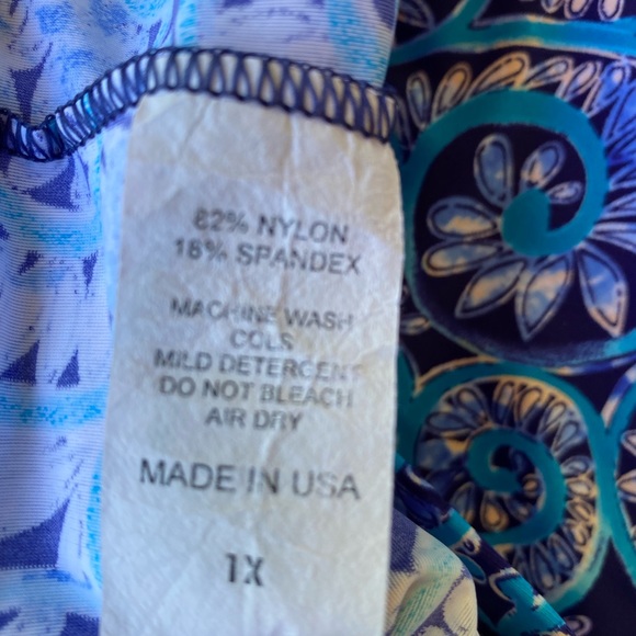 Southwind Apparel Bayside Blue Swirl Pattern Leggings - Picture 3 of 7